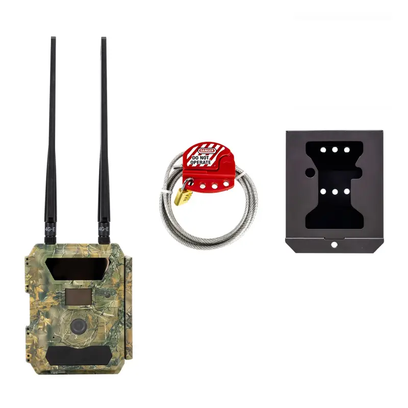 PNI Hunting 400C PRO 24MP Hunting Camera Kit includes the case and security strap