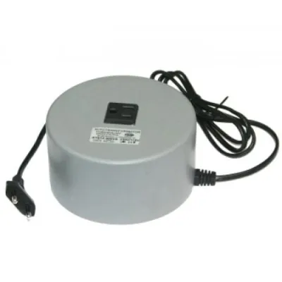 Autotrafo 230V/115V 600W, valatud korpus EUR pistik-US pesa