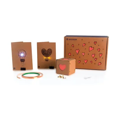 TAPE-O-TRONICS CRAFT BOX - HEARTS EDITION