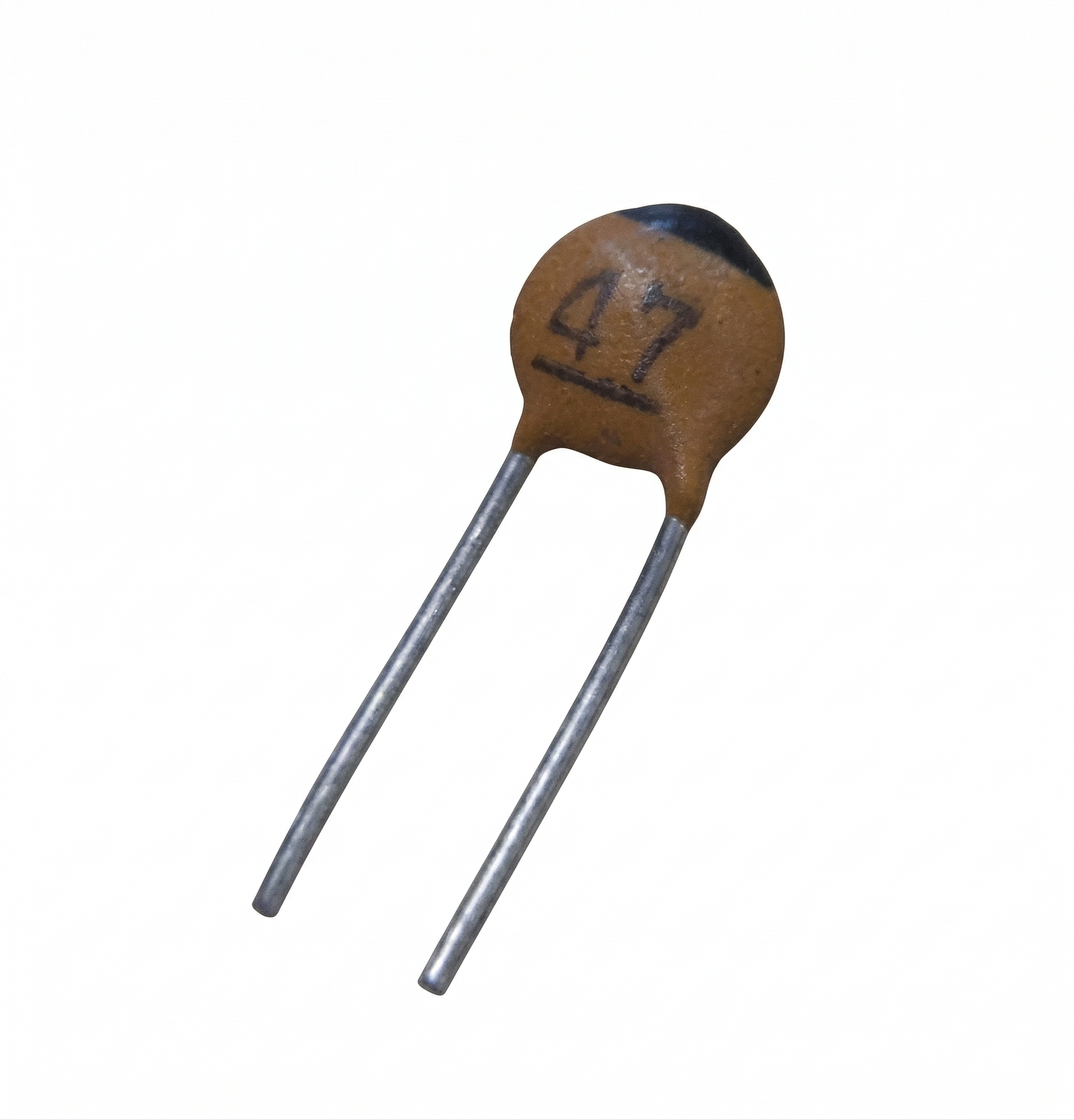 47pF*50V +-10% 2.5mm