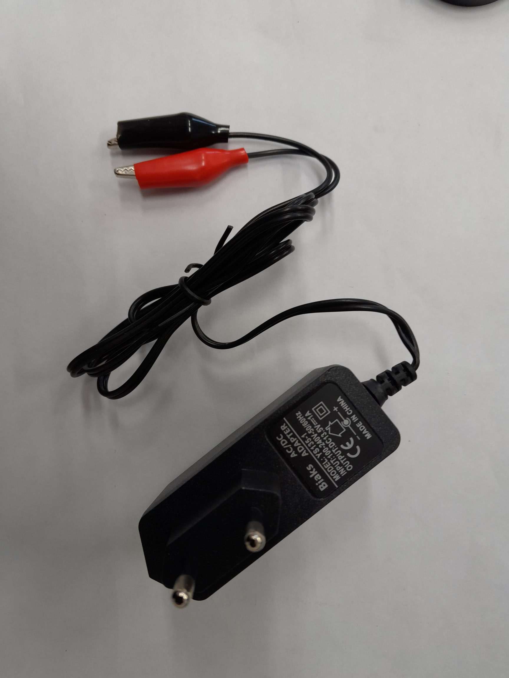 BATTERY CHARGER FOR 12V LEAD ACID BATTERY ( 230VAC/13,5VDC(1A) )